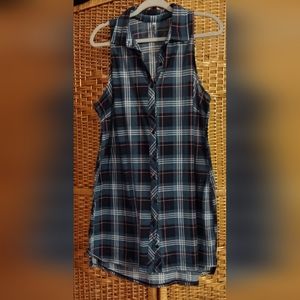 Wallflower sleeveless top size 1X